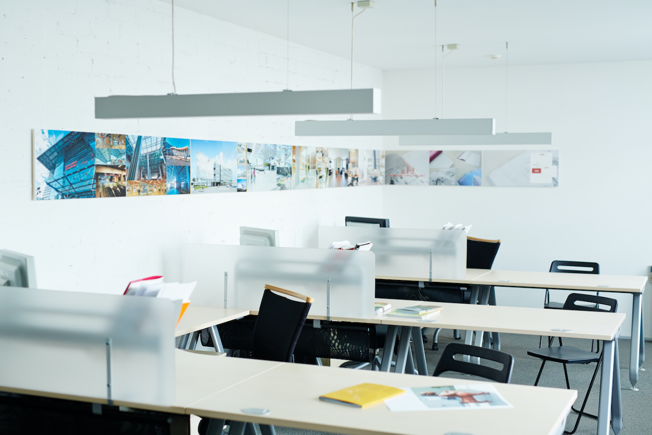 An empty office that can be a great example to use in a workplace management software.