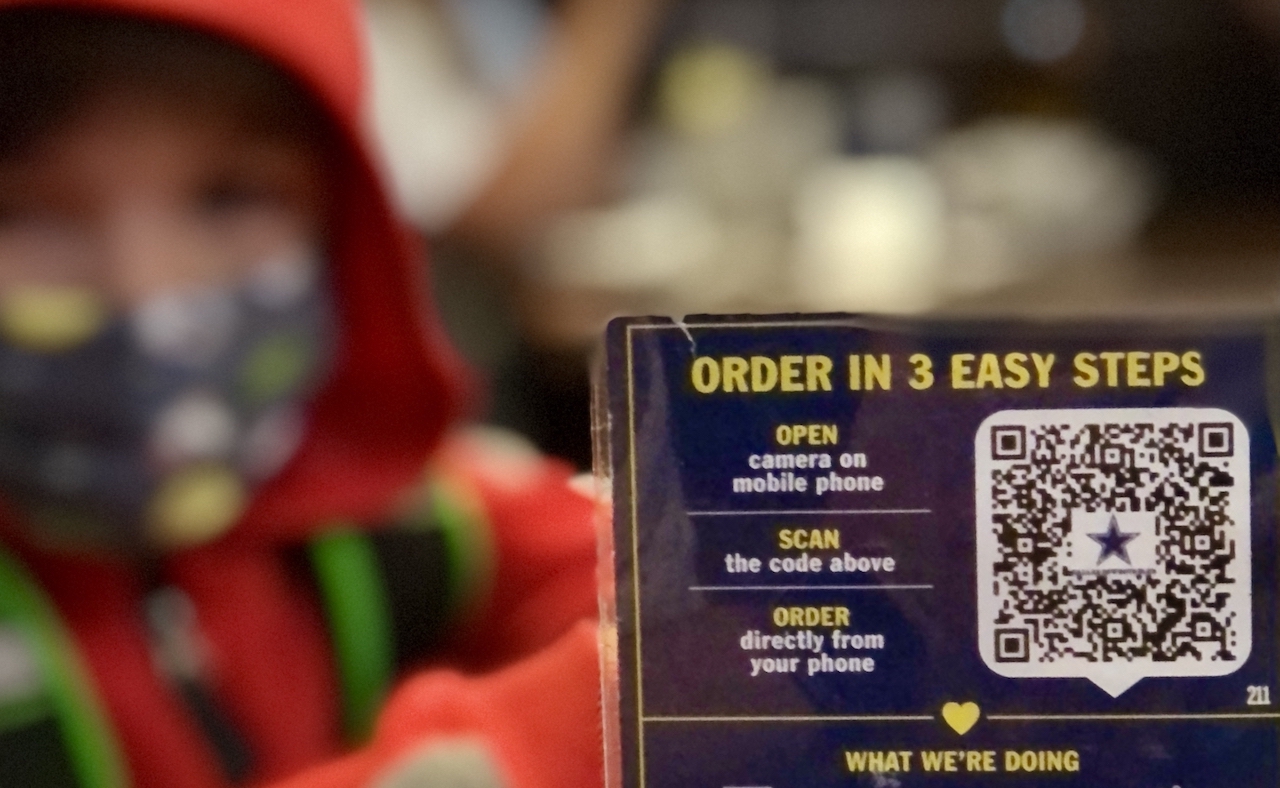 RQ code on menu to order food showing dynamic qr code