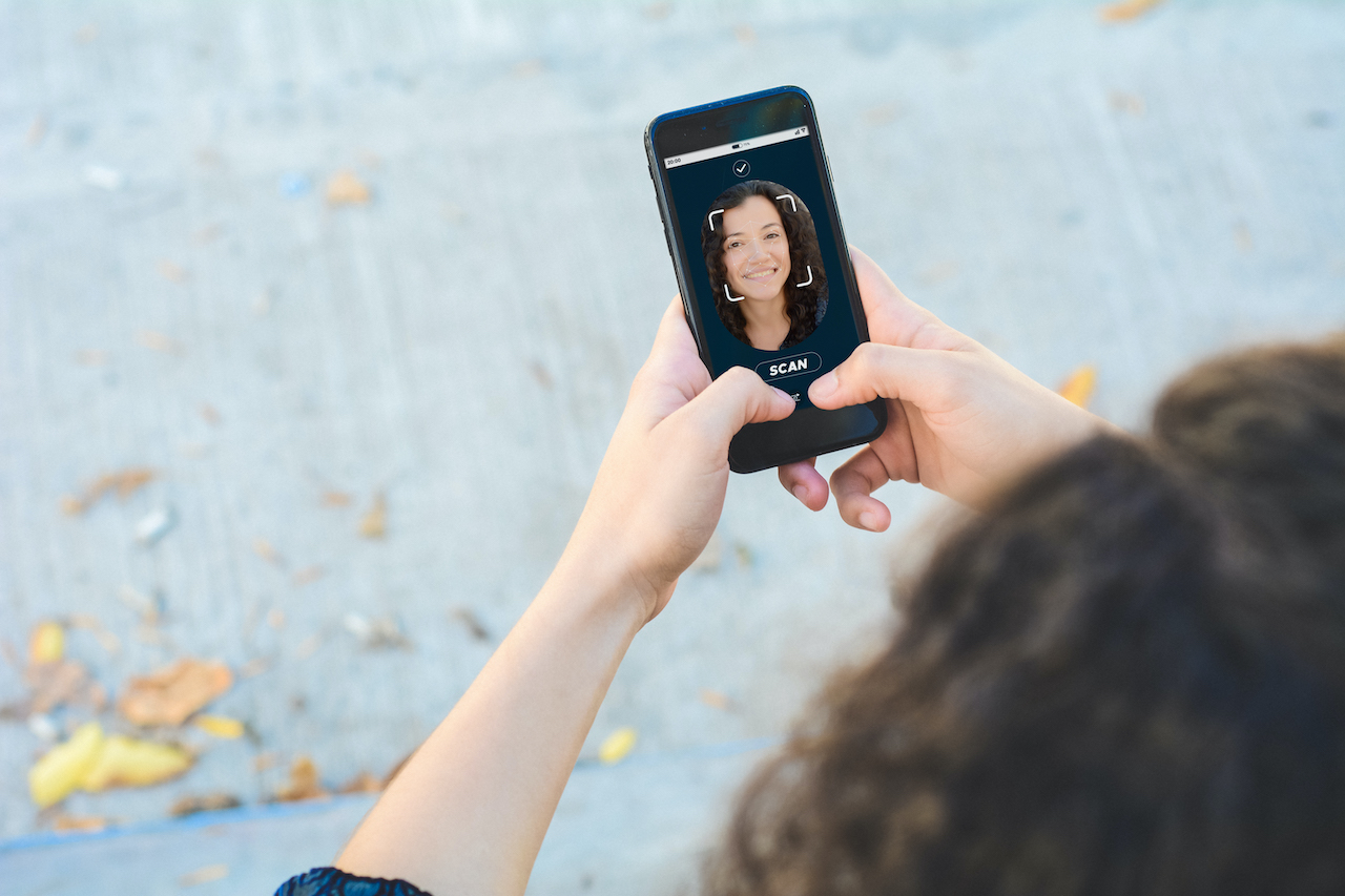 A Guide To Facial Recognition - Applications Of Facial Recognition Technology